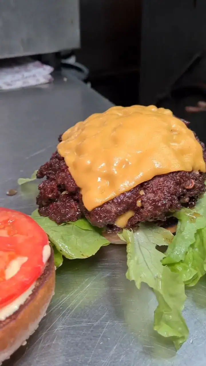 Featured image for Celebrating Local Ingredients at Sneaky Burger
